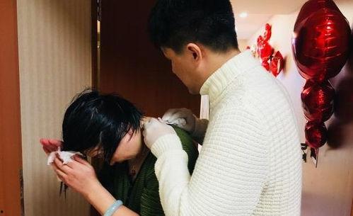 老公舔吻下面视频,老公舔吻的浪漫瞬间